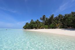 HOLIDAY ISLAND RESORT & SPA