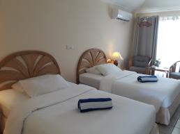 HOLIDAY ISLAND RESORT & SPA