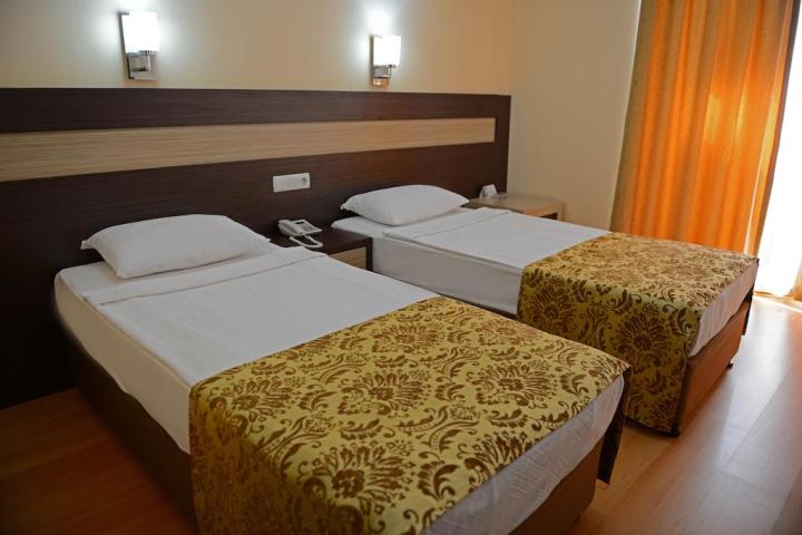 Lonicera World Hotel