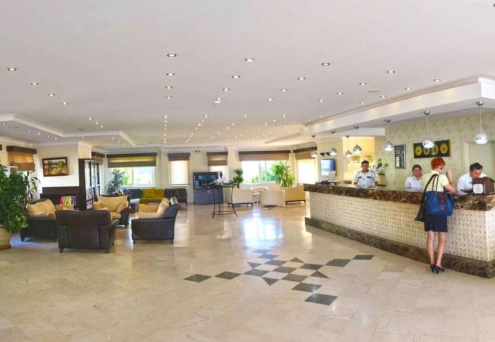 Gardenia Beach Hotel