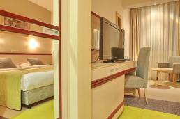Hotel Mona