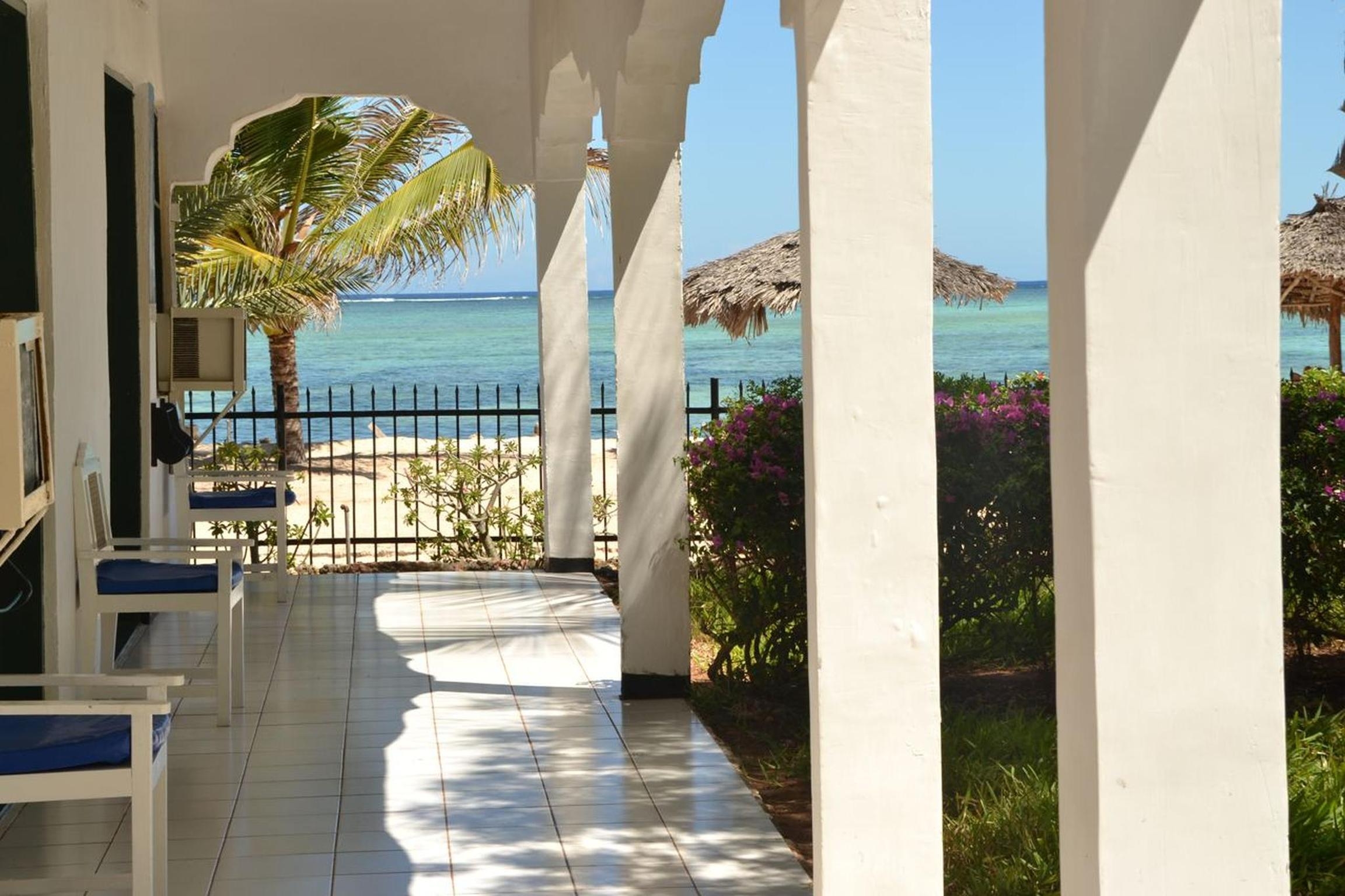 La Madrugada Beach Hotel & Resort