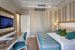 Karmir Resort Hotel