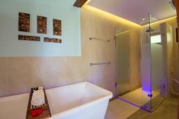 COCO DE MER HOTEL AND BLACK PARROT SUITES