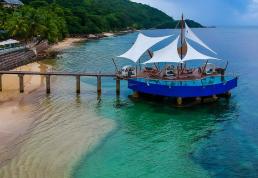 COCO DE MER HOTEL AND BLACK PARROT SUITES