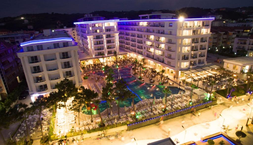 Hotel Grand Blue Fafa Resort & Spa