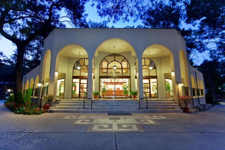 Hotel Champion Holiday Village