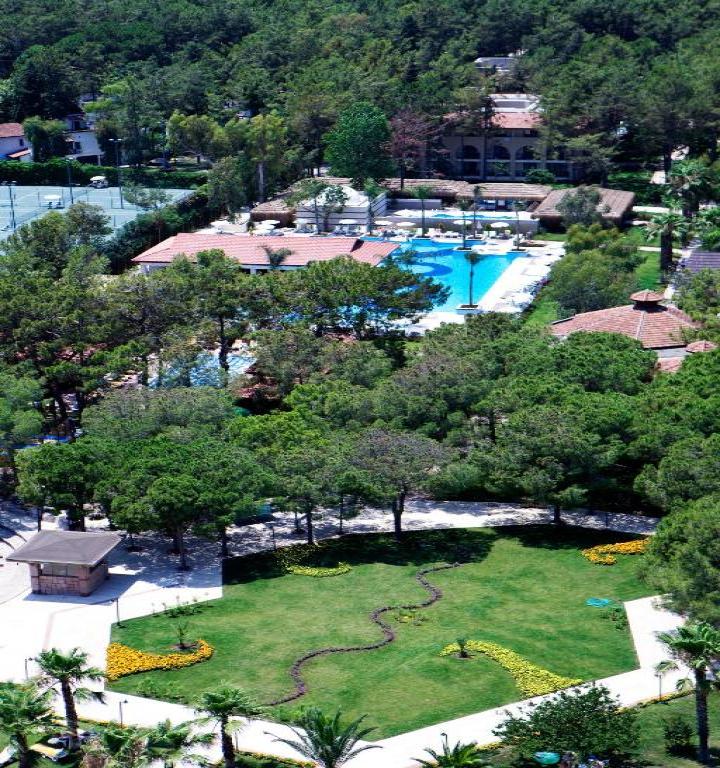 Hotel Champion Holiday Village