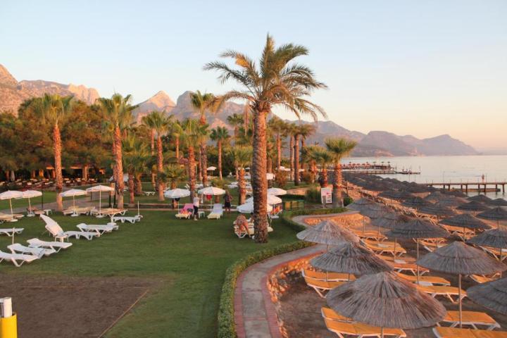 Hotel Champion Holiday Village