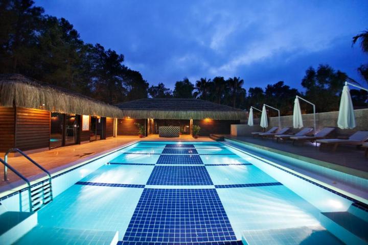 Hotel Champion Holiday Village