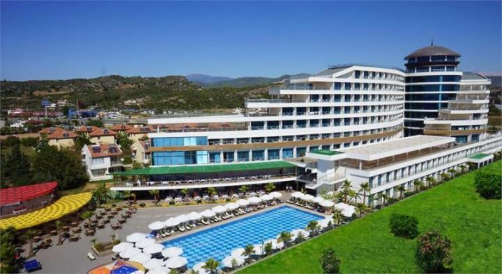 Raymar Resort & Aqua Hotel