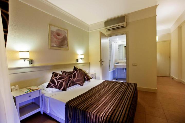 Hotel Champion Holiday Village