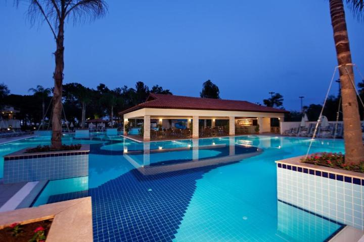 Hotel Champion Holiday Village