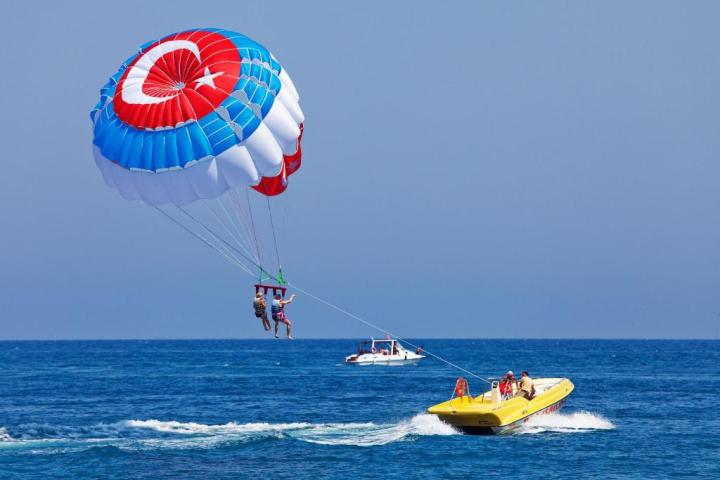 Hotel Champion Holiday Village