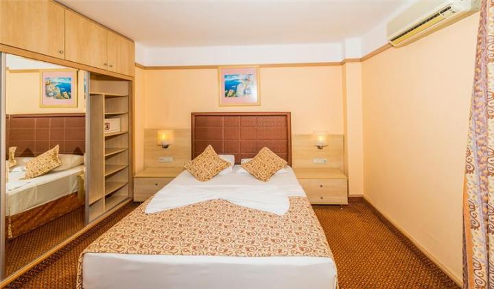 Hotel Von Resort Golden Coast