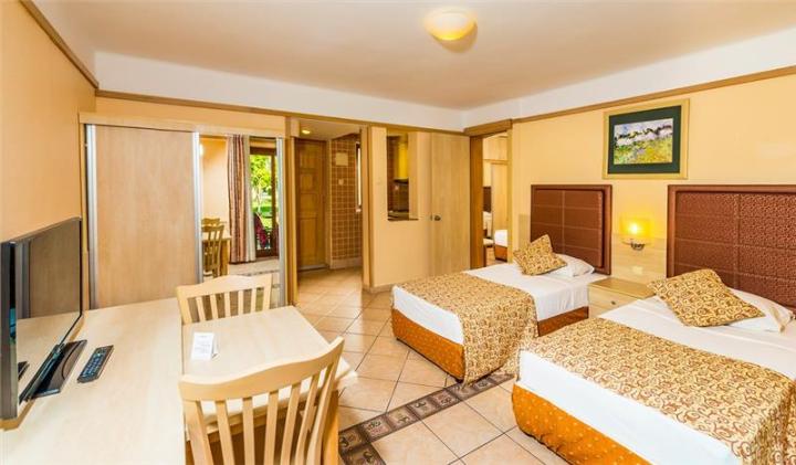 Hotel Von Resort Golden Coast