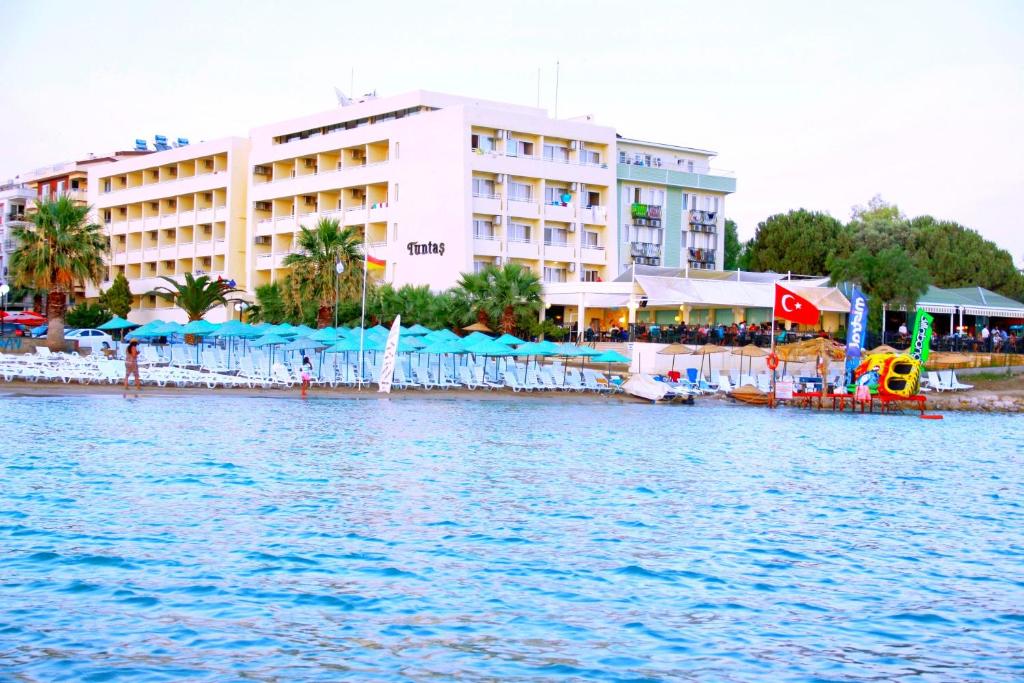 Hotel Tuntas Beach