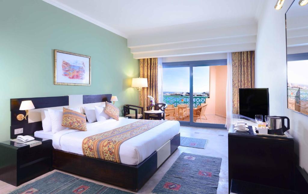 Hotelux  Marina Beach Resort