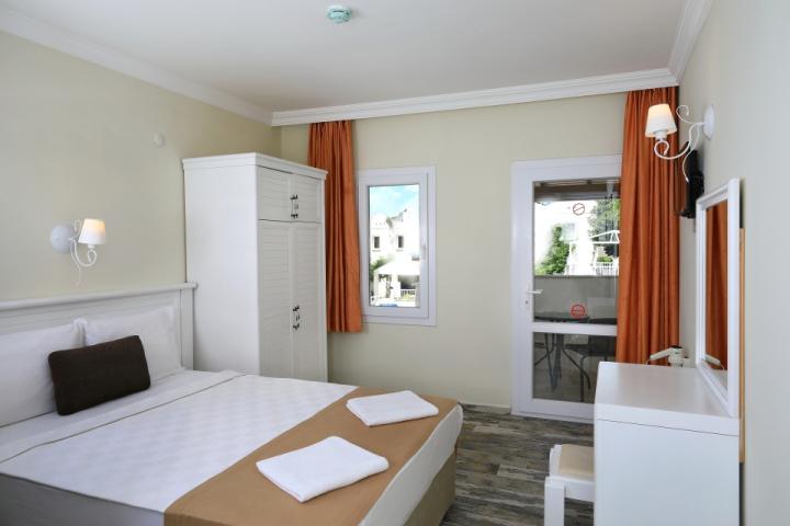 Hotel Summer Garden Suites & Beach (Ex. Apart)