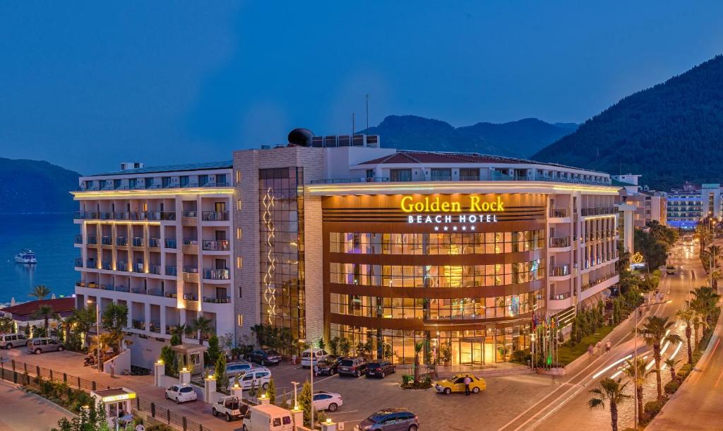 Hotel Golden Rock Beach