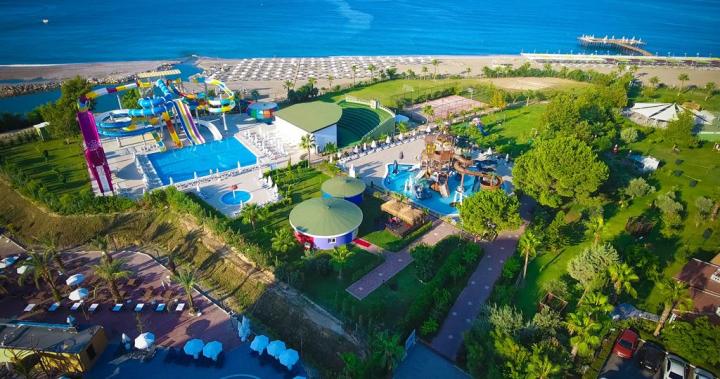 Raymar Resort & Aqua Hotel