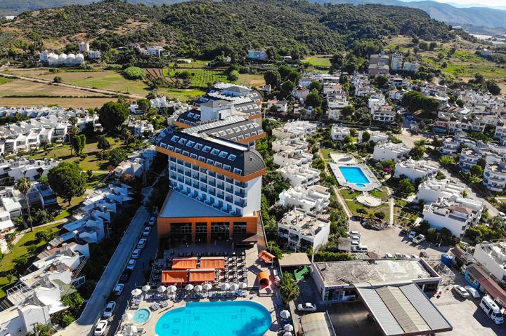 Throne Beach Resort