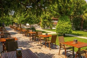 DG Rose Resort